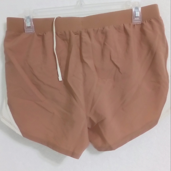 UNDER ARMOR WOMEN'S CORE FLY BY 2.0 SHORTS. SIZE M. - Picture 4 of 5